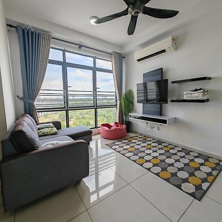 Santai Homestay Cyberjaya Esterno foto