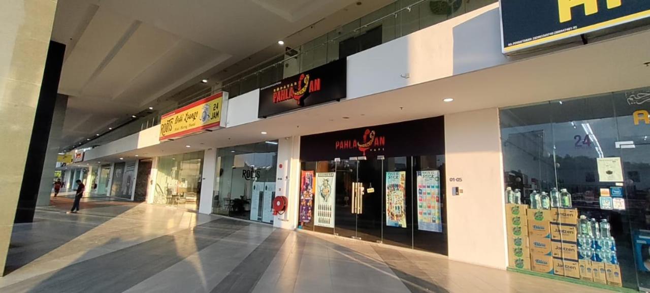 Santai Homestay Cyberjaya Esterno foto